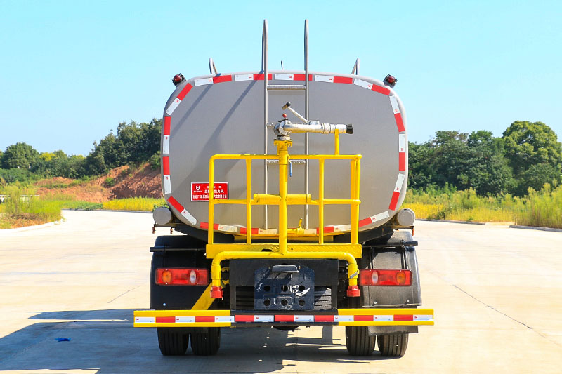 东风华神T1洒水車(chē)(9.3方)