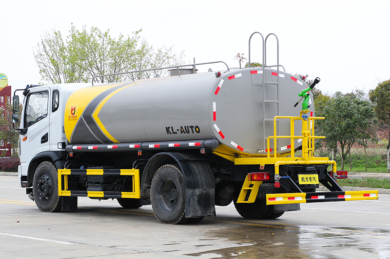 东风华神T3洒水車(chē)（12方）（选装30~40米雾炮）