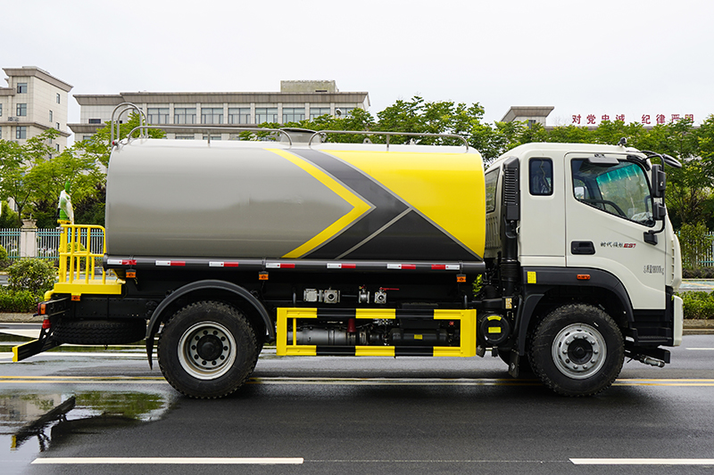 福田时代领航ES7洒水車(chē)( 13.5方 / 14.4方)