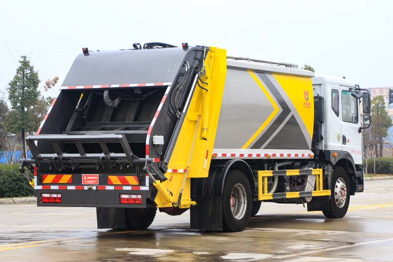 东风D9压缩式垃圾車(chē)(10方 13方 18方)