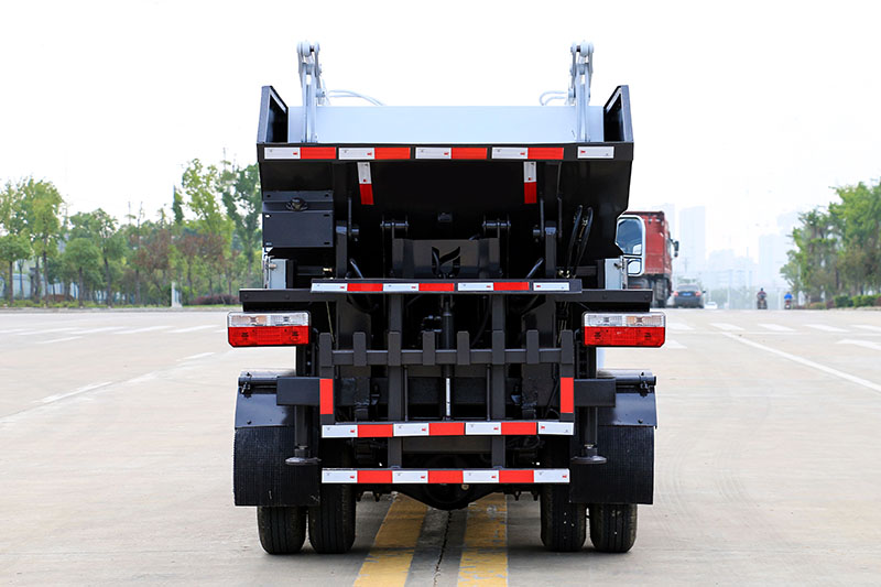 东风途逸无泄漏后装挂桶垃圾車(chē)(3方)