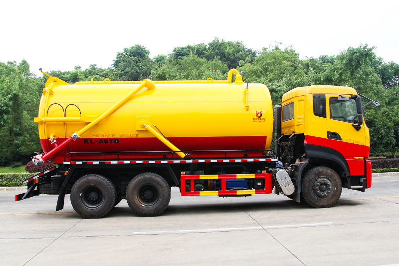 东风天龙后八轮吸污車(chē)(18方)